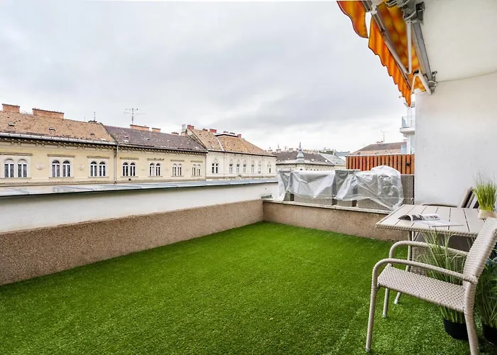 Bpr Garay Suite With Rooftop Terrace & A/C