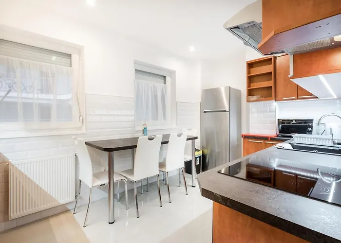 Bpr Garay Suite With Rooftop Terrace & A/C